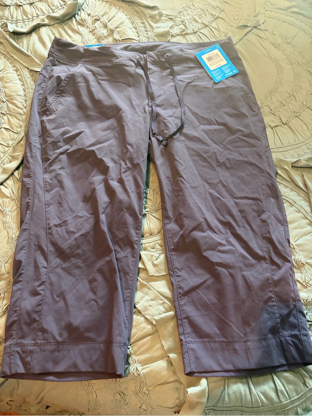 Columbia Woman’s active fit capri 10